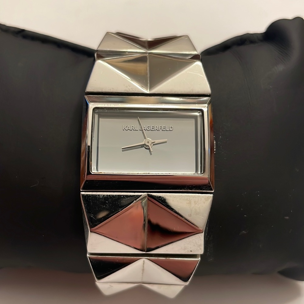 Karl Lagerfeld “perspektive” pyramid bracelet watch with watch box